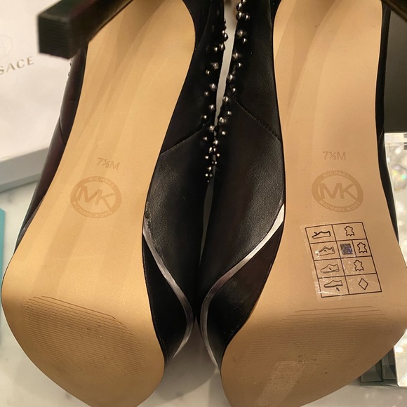 Michael Kors booties - Picture 2 of 4